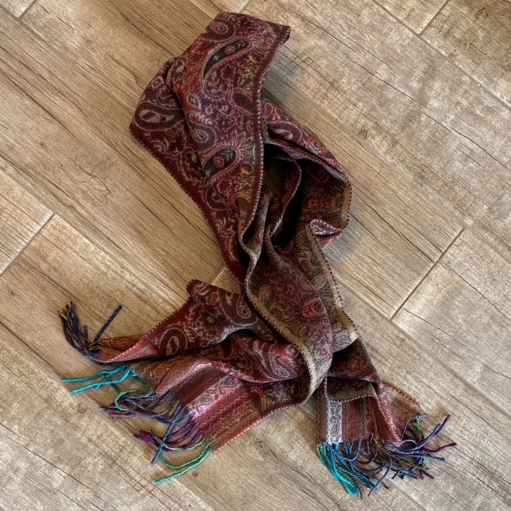 Paisley Pashmina scarf with fringe details - Picture 1 of 2